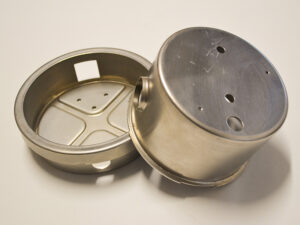 Casse in inox con filettature