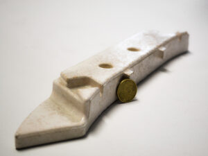 Particolare per automotive in ceramica